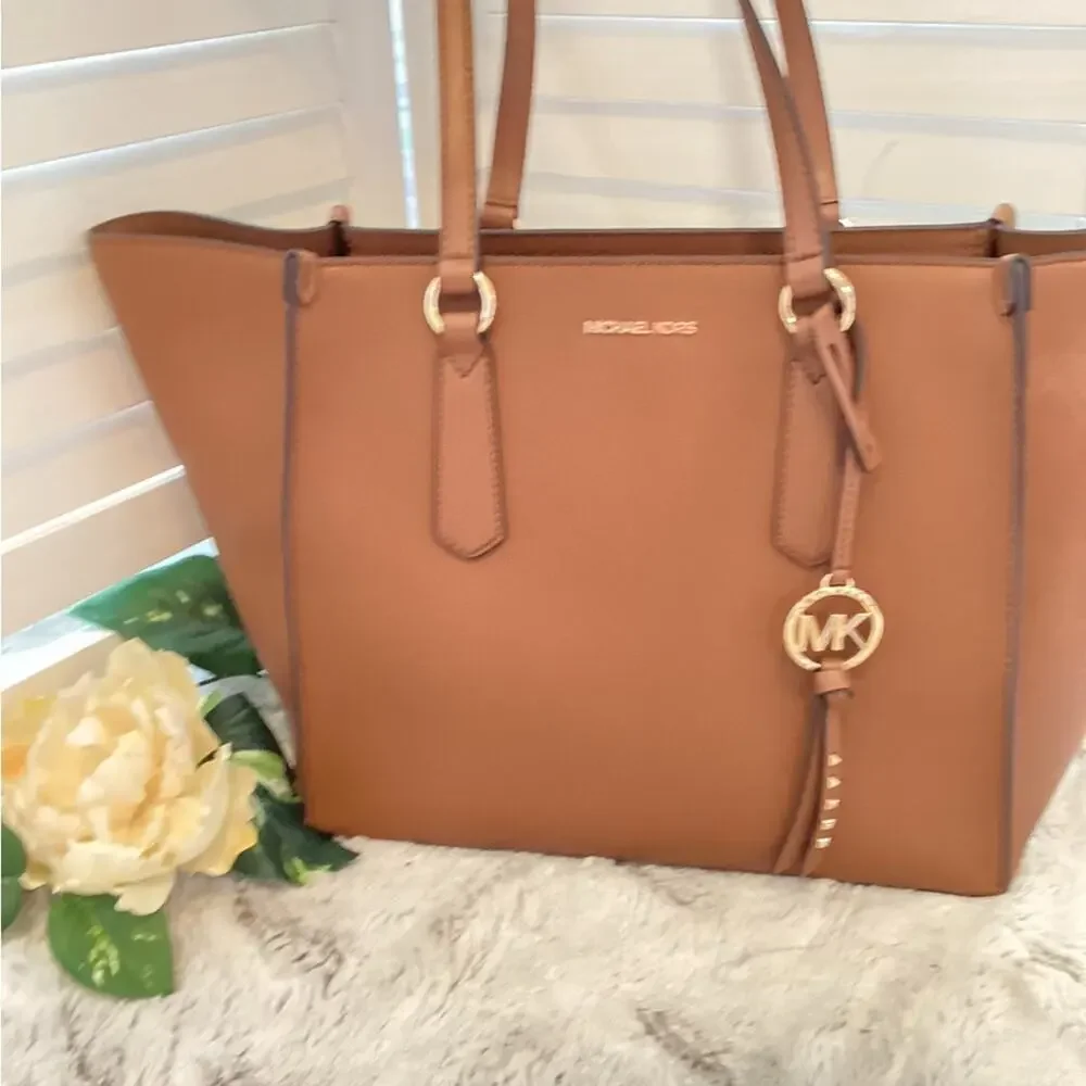 Jet Set Large NEW Crossgrain Leather Top-Zip Tote Bag